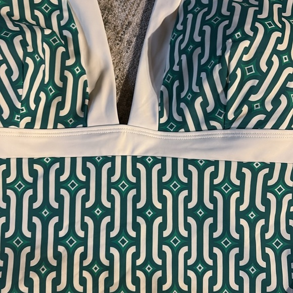 Boden NWT sz 20-22L Green and White One Piece Swimsuit with Halter Neck - Picture 2 of 6
